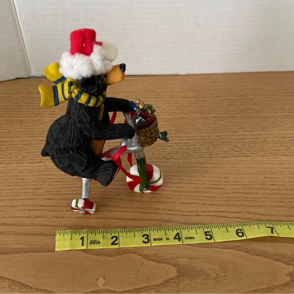 Vtg O’Well Bear Riding Peppermint Tricycle Christmas Santa Hat Cabin Lodge Decor - Picture 10 of 10